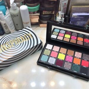 Jeffree Star X Shane Dawson ~ ‘CONSPIRACY’ Eyeshadow Artistry Palette ~ HTF NIB